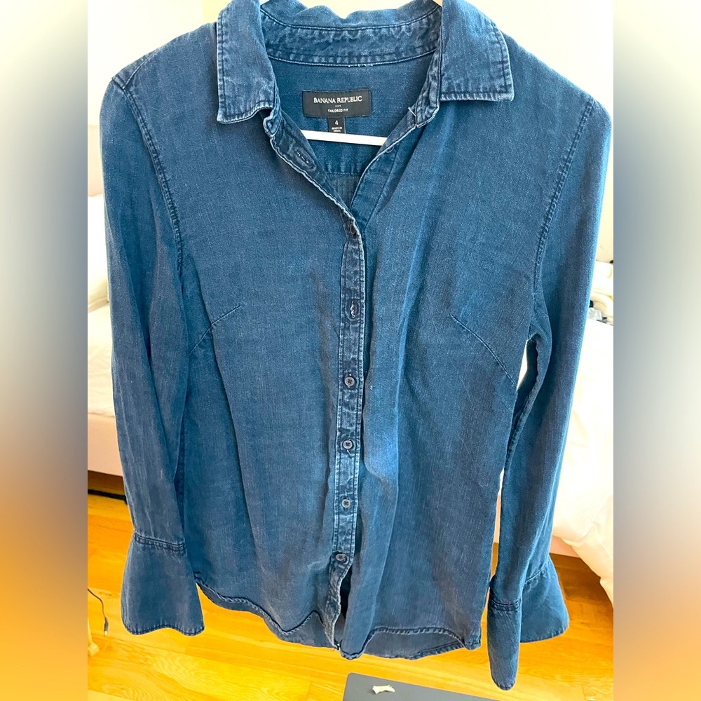 Banana Republic blue jean wash fluted sleeve button down top